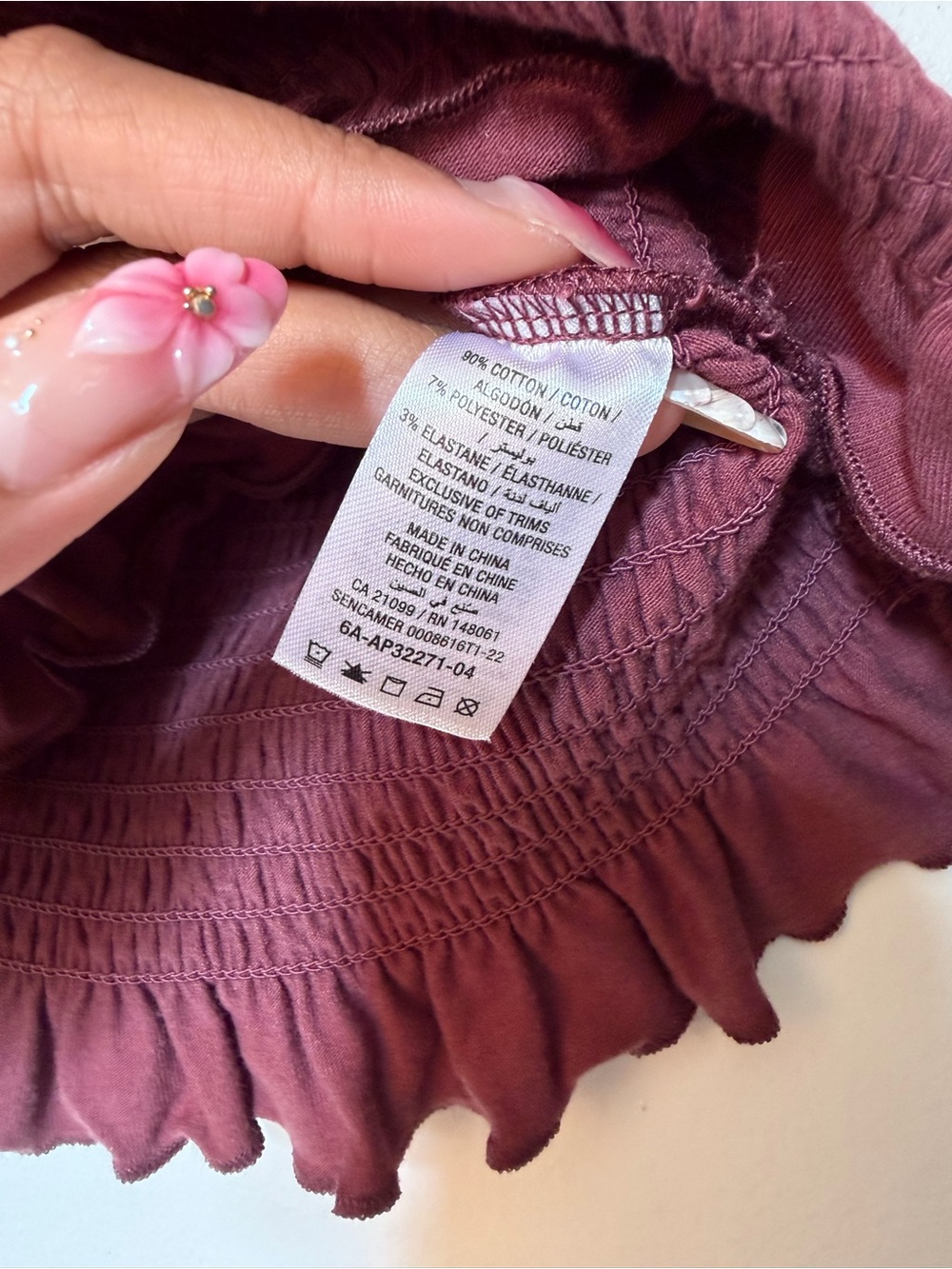 Ardene Off-Shoulder Ruffle Smocked Crop Top - Wine - Picture 3 of 3